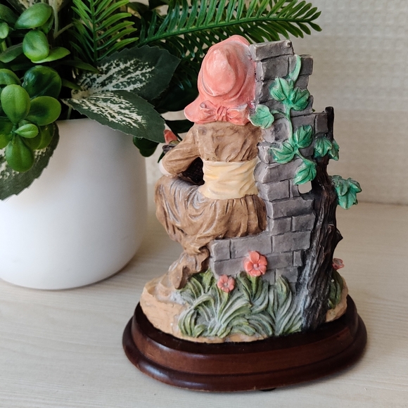 Ruby's Collection Sculpture Lady Sitting with basket of Trout and Violin - Picture 3 of 9